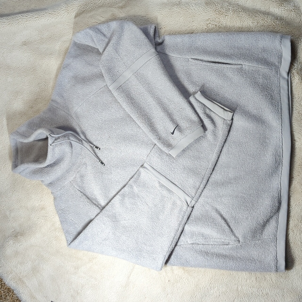Women's Nike Pullover